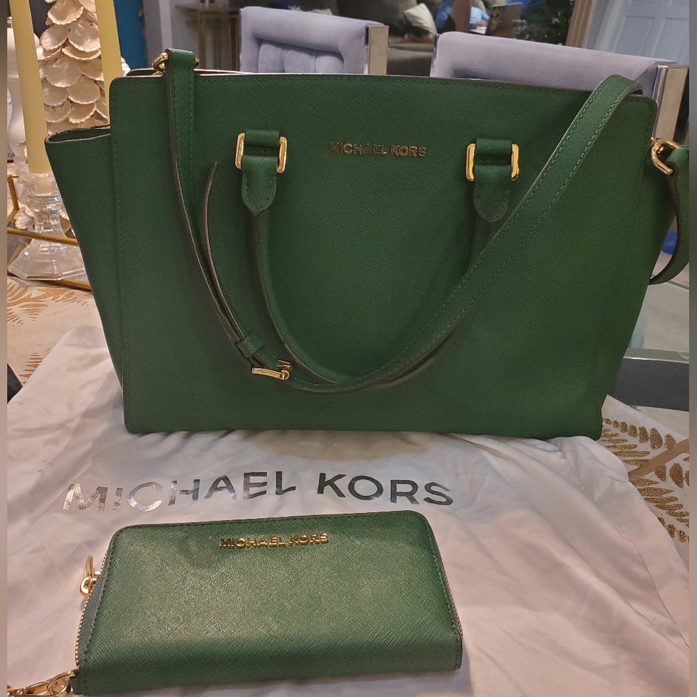 Michael Kors Selma Saffiano leather satchel large gooseberry green with wallet